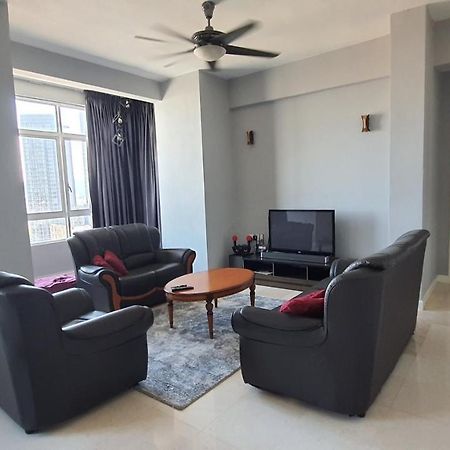Homestay Jalan Tun Razak Walking Distance Ijn, Hkl, Mrt Station, Kpj, Perkeso, Bernama, Tabung Darah, Istana Budaya كوالالمبور المظهر الخارجي الصورة